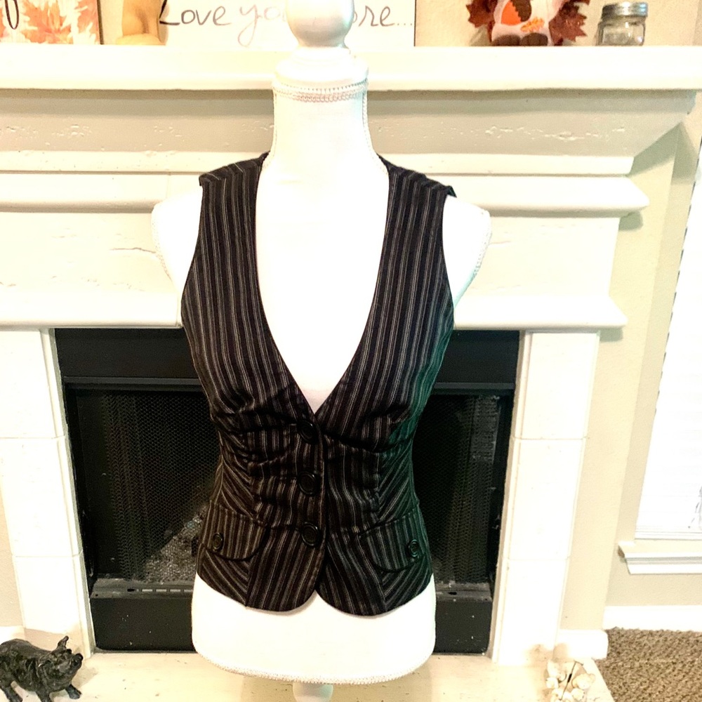 Sele Woman’s Pinstripe Vest